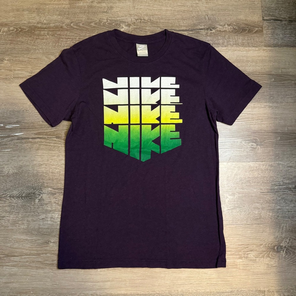 Vintage Y2K Nike Sportswear Mens Purple Gradient Stacked Logo T-Shirt Size M